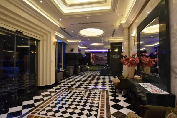 Royal Mirage 4